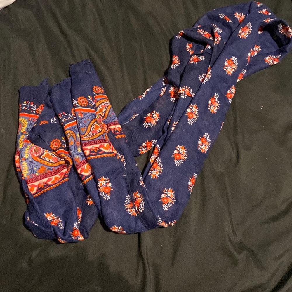 Old navy scarf.